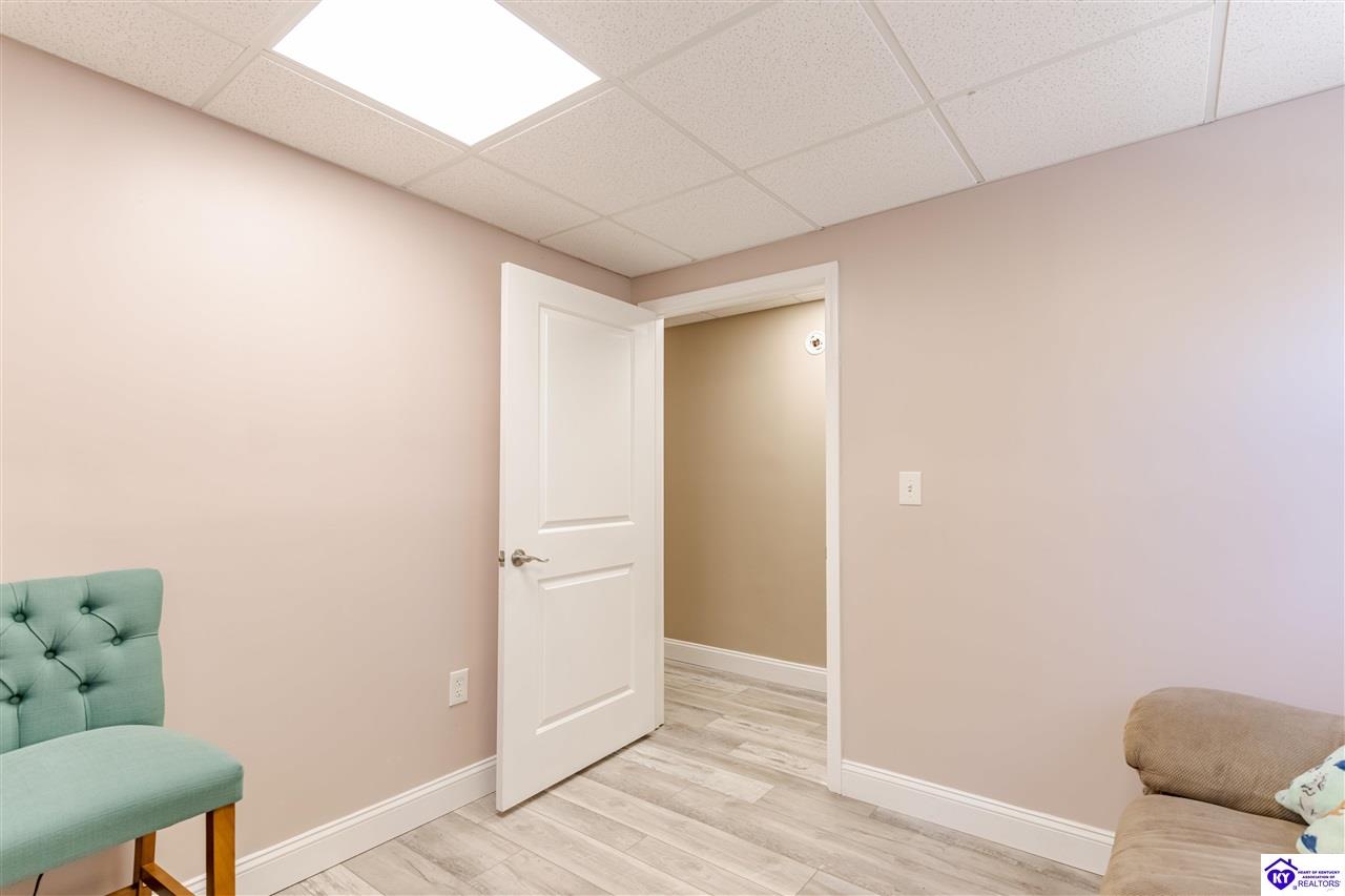 Listing Picture 123 W Water Street Hodgenville, KY 42748 MLS HK24004501