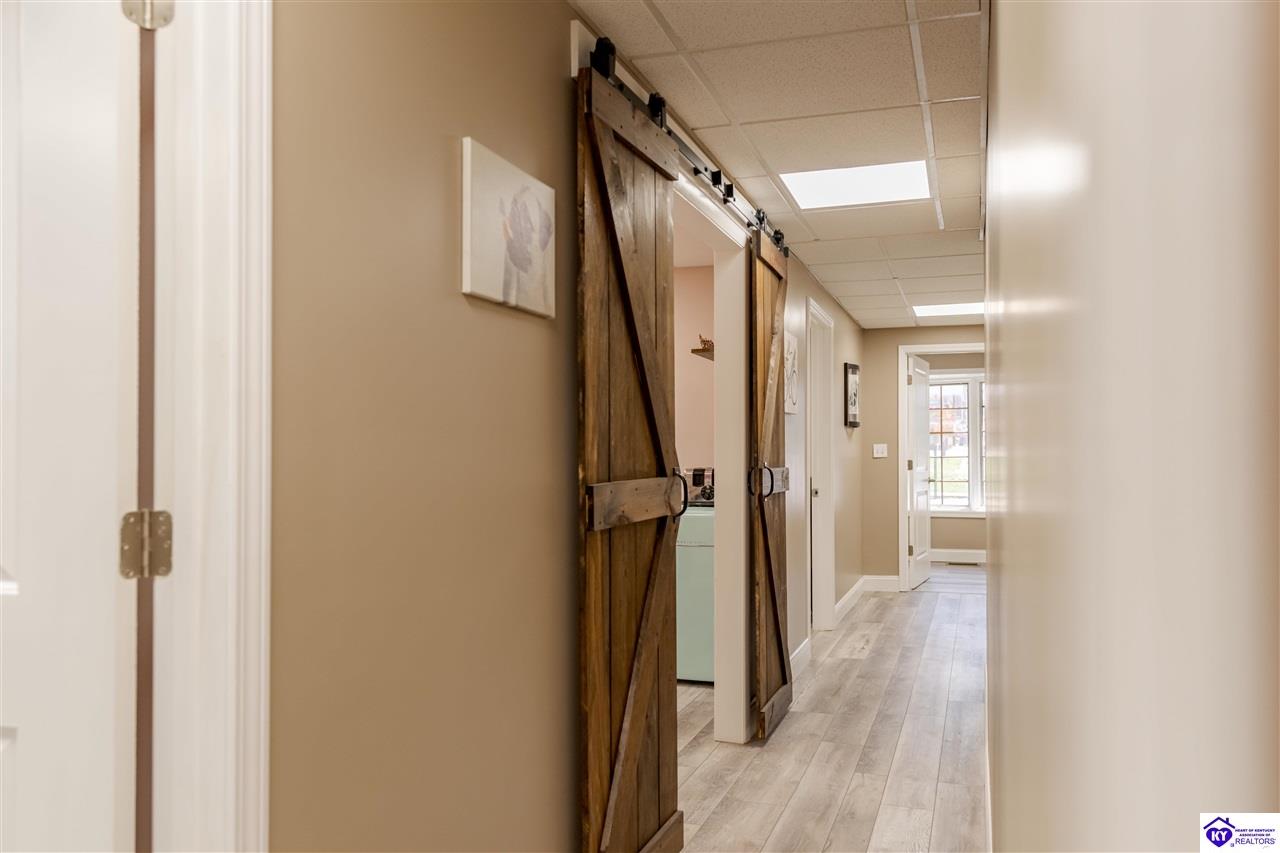 Listing Picture 123 W Water Street Hodgenville, KY 42748 MLS HK24004501