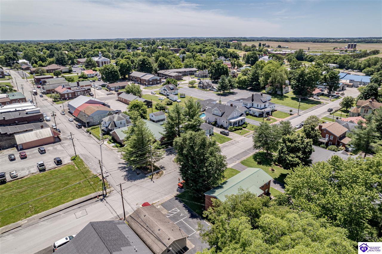 Listing Picture 123 W Water Street Hodgenville, KY 42748 MLS HK24004501