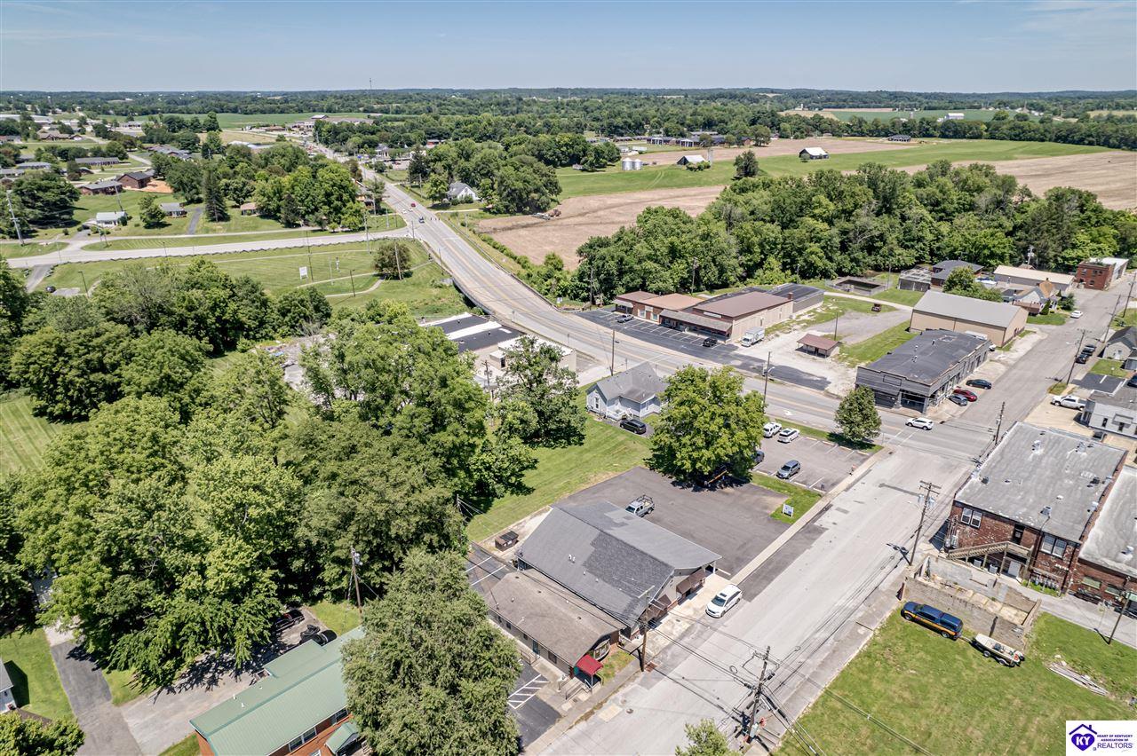 Listing Picture 123 W Water Street Hodgenville, KY 42748 MLS HK24004501