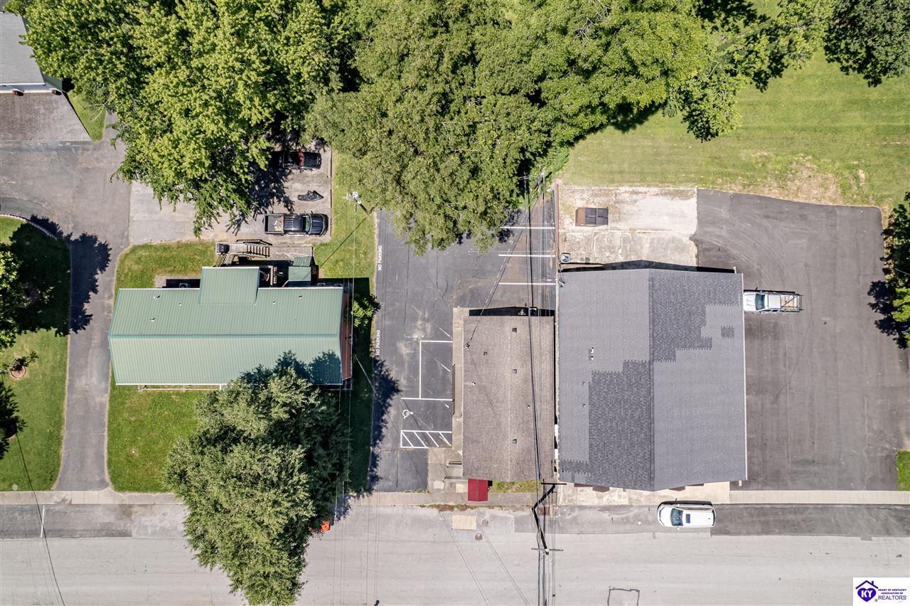 Listing Picture 123 W Water Street Hodgenville, KY 42748 MLS HK24004501