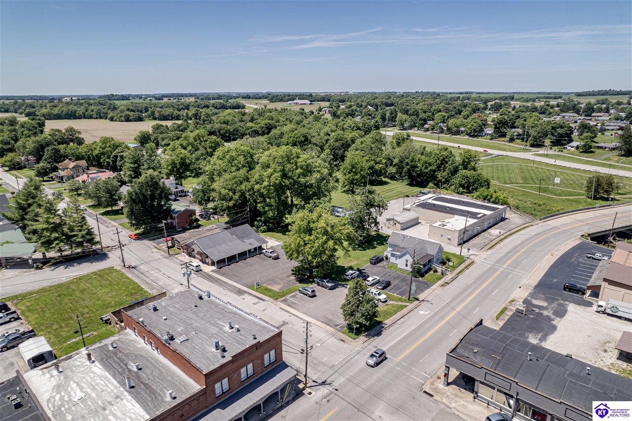 Listing Picture 123 W Water Street Hodgenville, KY 42748 MLS HK24004501