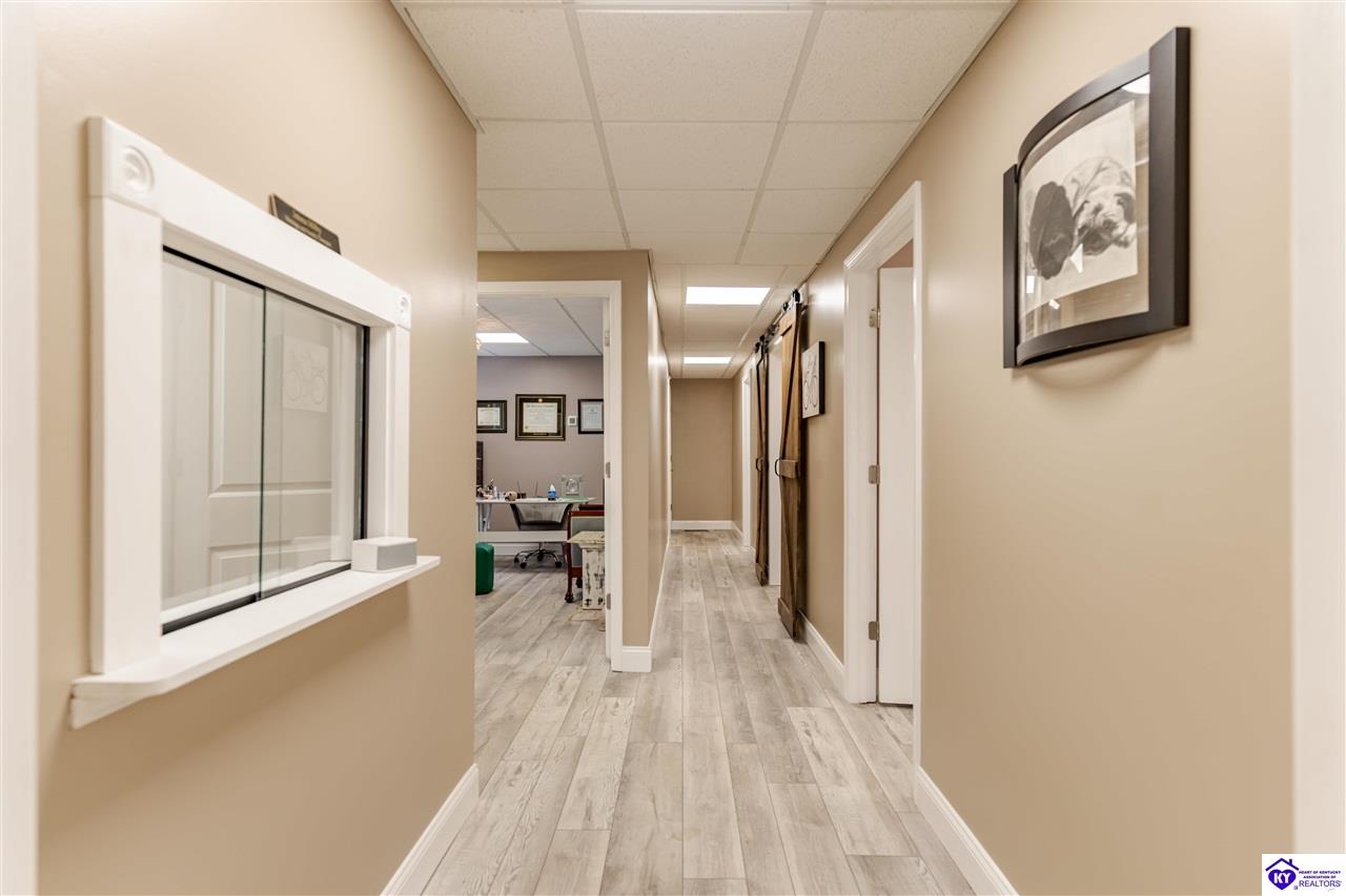 Listing Picture 123 W Water Street Hodgenville, KY 42748 MLS HK24004501