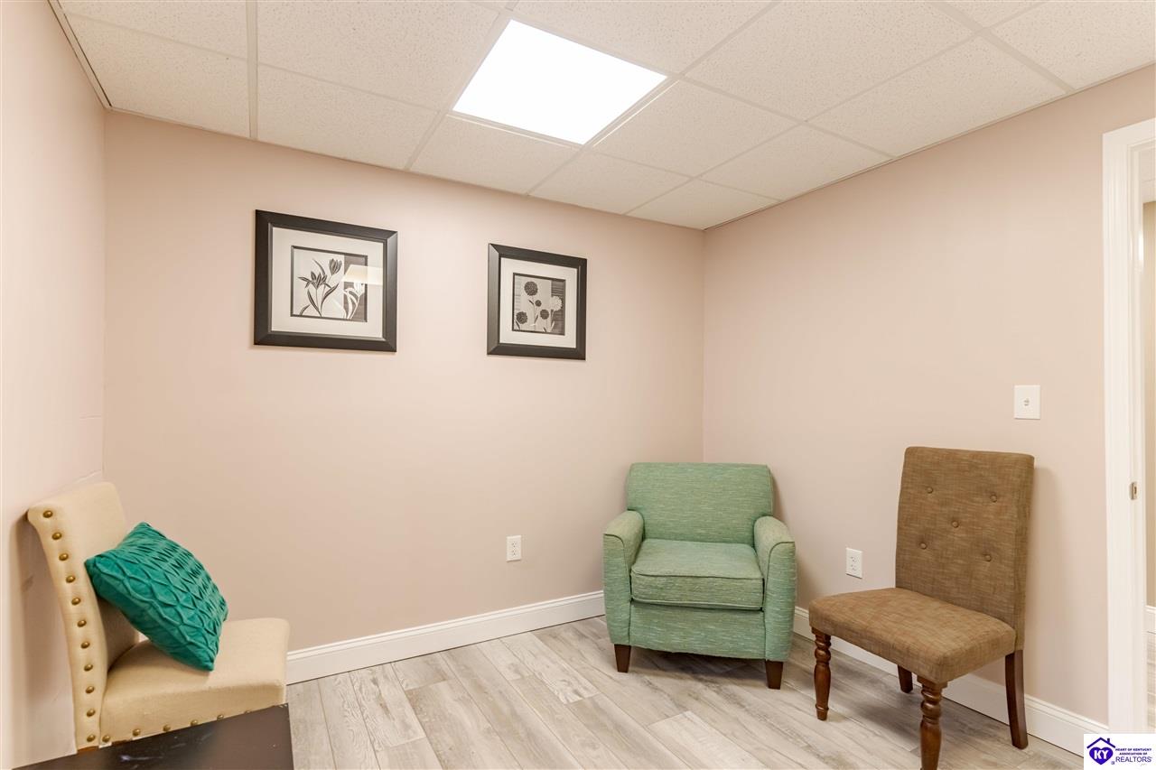 Listing Picture 123 W Water Street Hodgenville, KY 42748 MLS HK24004501