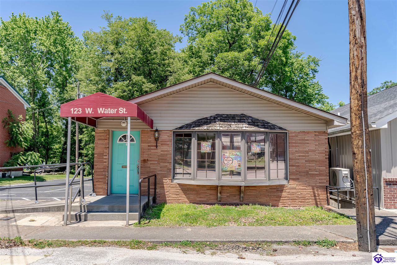 Listing Picture 123 W Water Street Hodgenville, KY 42748 MLS HK24004501