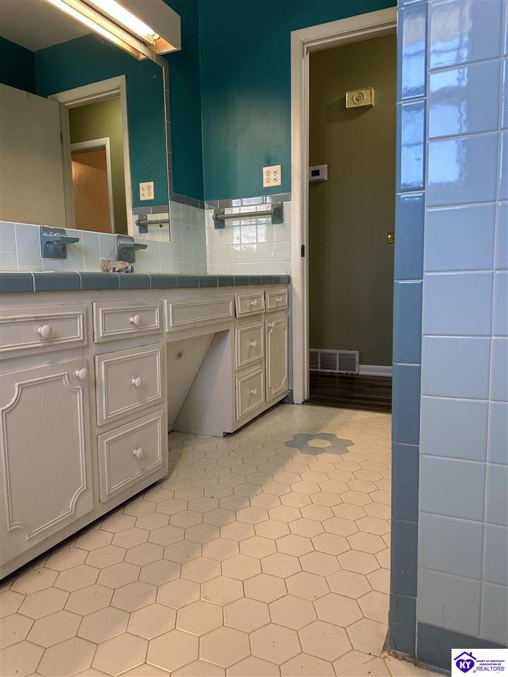 Listing Picture 229 Jan Street Campbellsville, KY 42718 MLS HK24004605