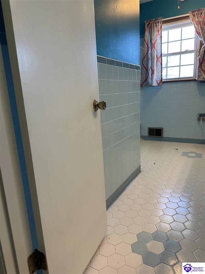 Listing Picture 229 Jan Street Campbellsville, KY 42718 MLS HK24004605