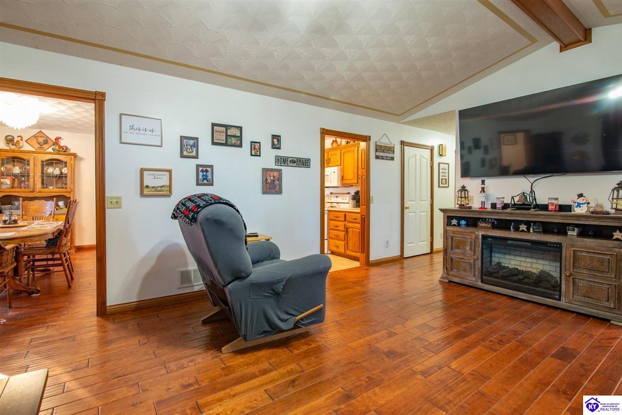 Listing Picture 1543 Youngers Creek Road New Haven, KY 40051 MLS HK24004641