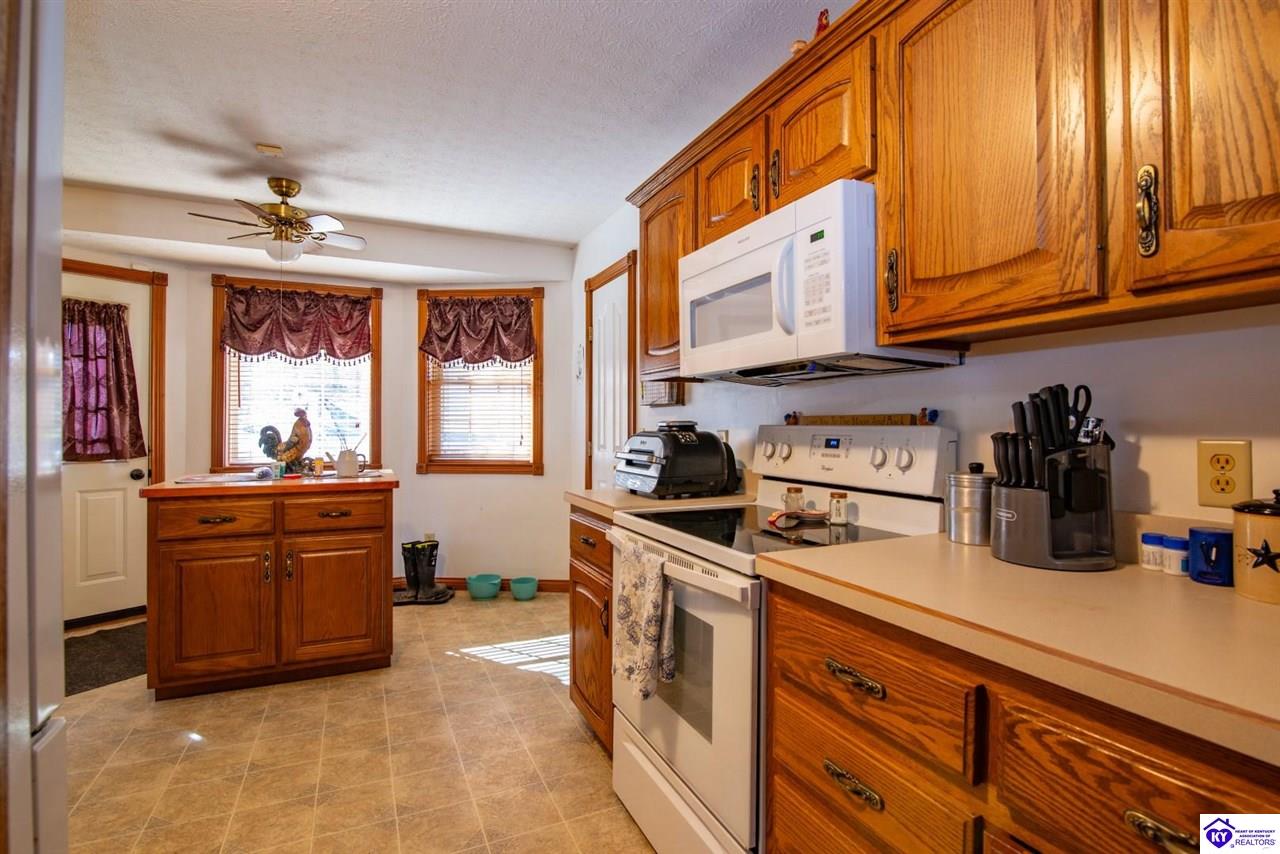 Listing Picture 1543 Youngers Creek Road New Haven, KY 40051 MLS HK24004641