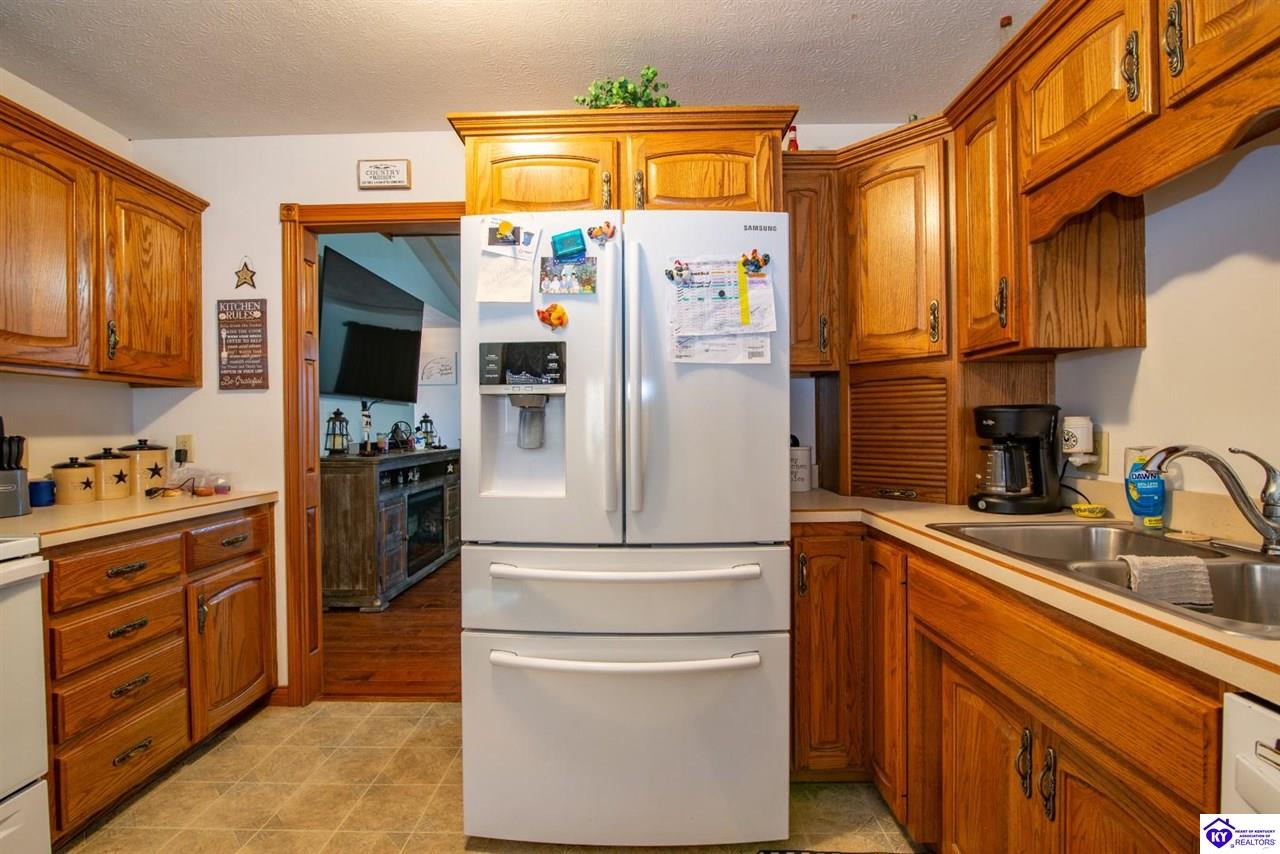 Listing Picture 1543 Youngers Creek Road New Haven, KY 40051 MLS HK24004641