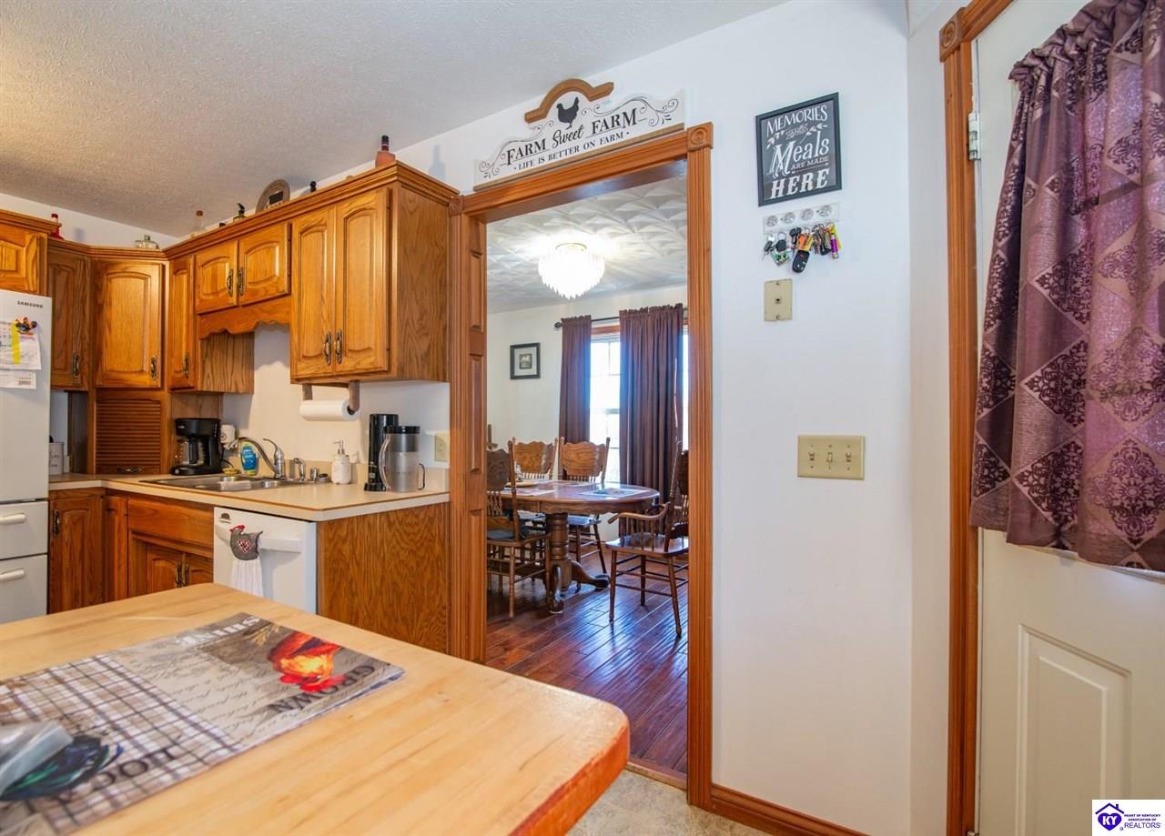 Listing Picture 1543 Youngers Creek Road New Haven, KY 40051 MLS HK24004641