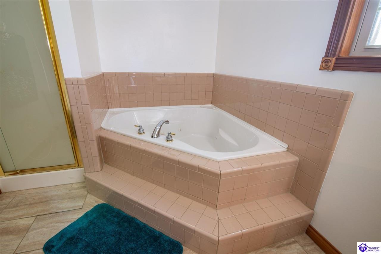 Listing Picture 1543 Youngers Creek Road New Haven, KY 40051 MLS HK24004641