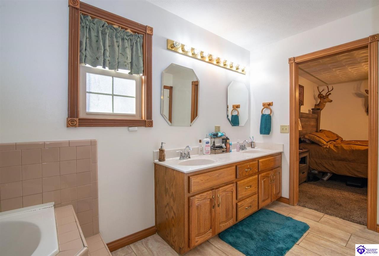 Listing Picture 1543 Youngers Creek Road New Haven, KY 40051 MLS HK24004641