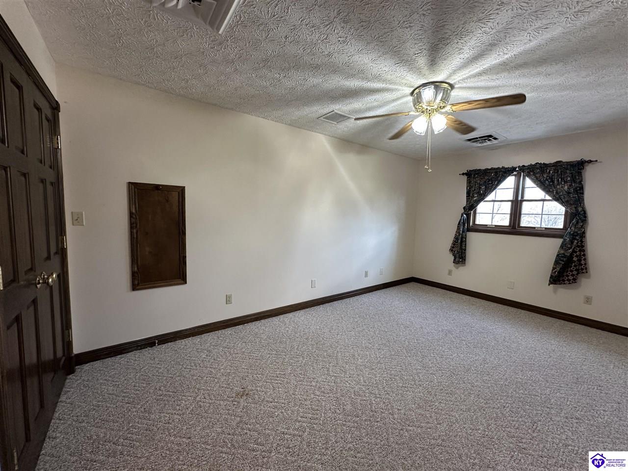Listing Picture 2215 Elkhorn Road Campbellsville, KY 42718 MLS HK24004674