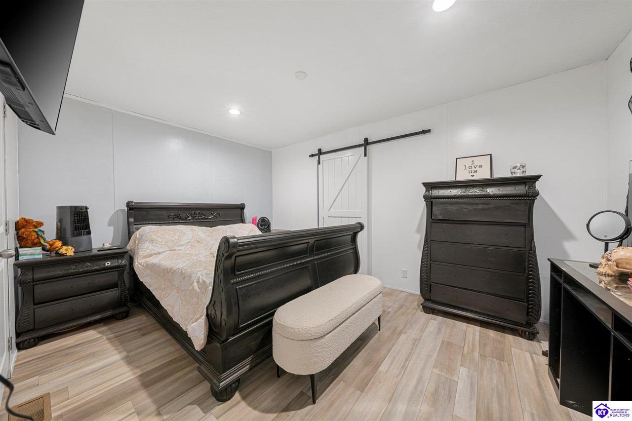 Listing Picture 2450 J E Jones Road Magnolia, KY 42757 MLS HK24004676