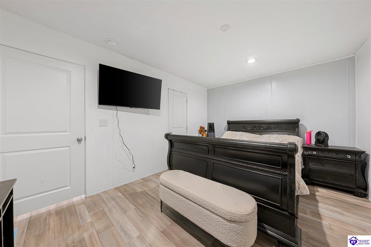 Listing Picture 2450 J E Jones Road Magnolia, KY 42757 MLS HK24004676