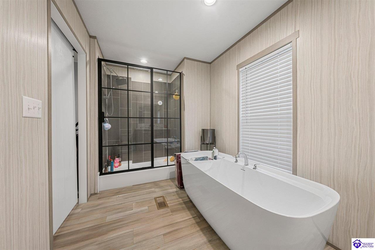 Listing Picture 2450 J E Jones Road Magnolia, KY 42757 MLS HK24004676