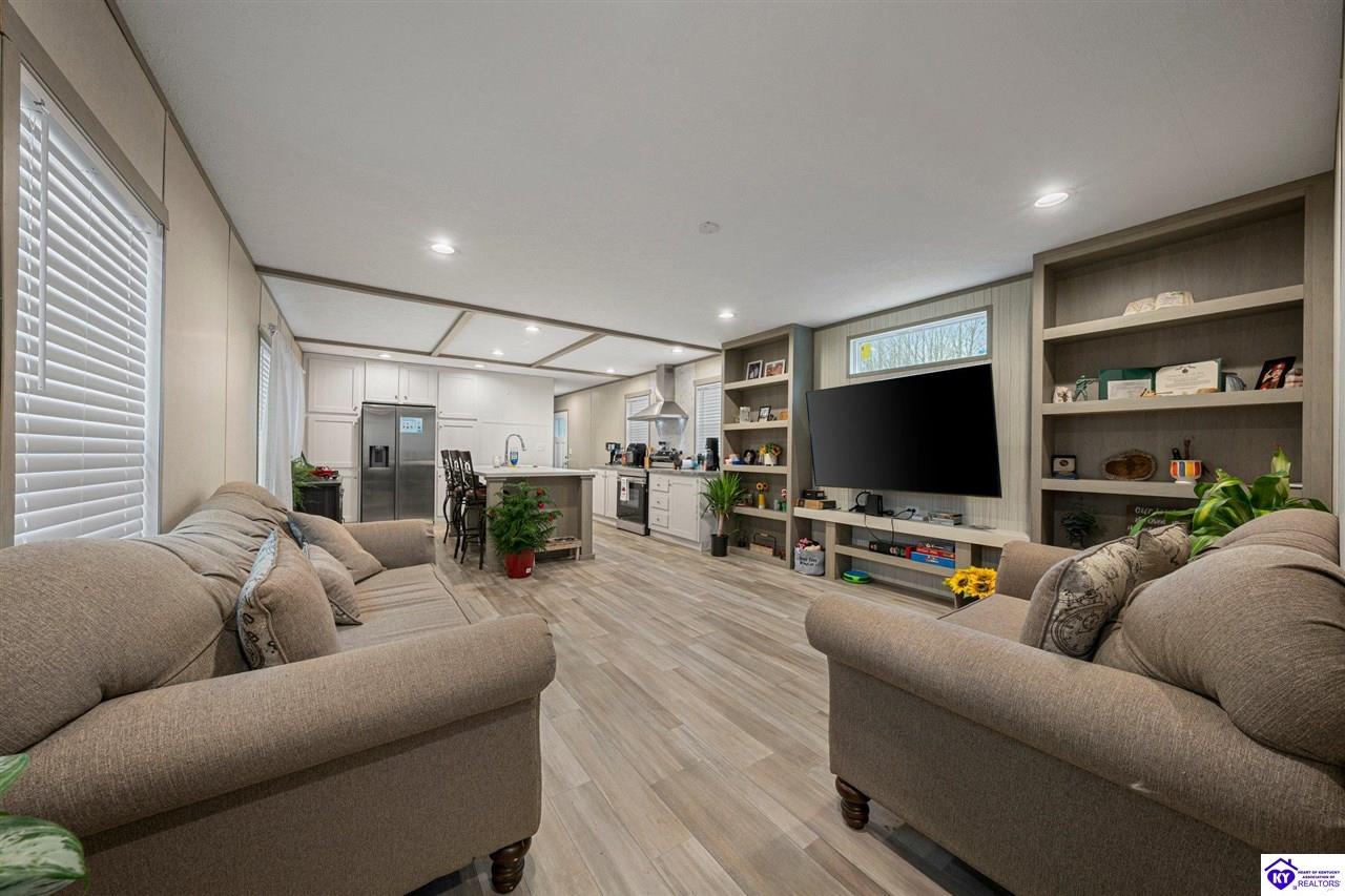 Listing Picture 2450 J E Jones Road Magnolia, KY 42757 MLS HK24004676