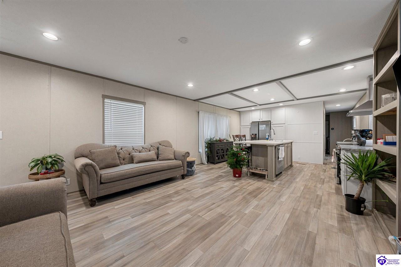 Listing Picture 2450 J E Jones Road Magnolia, KY 42757 MLS HK24004676