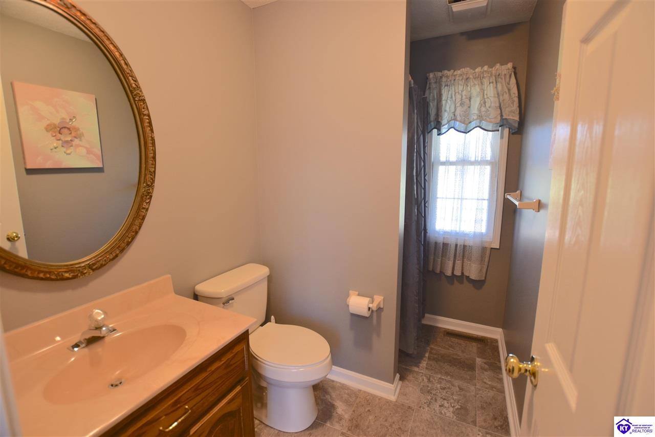 Listing Picture 110 Thomas Street Elizabethtown, KY 42701 MLS HK24004729