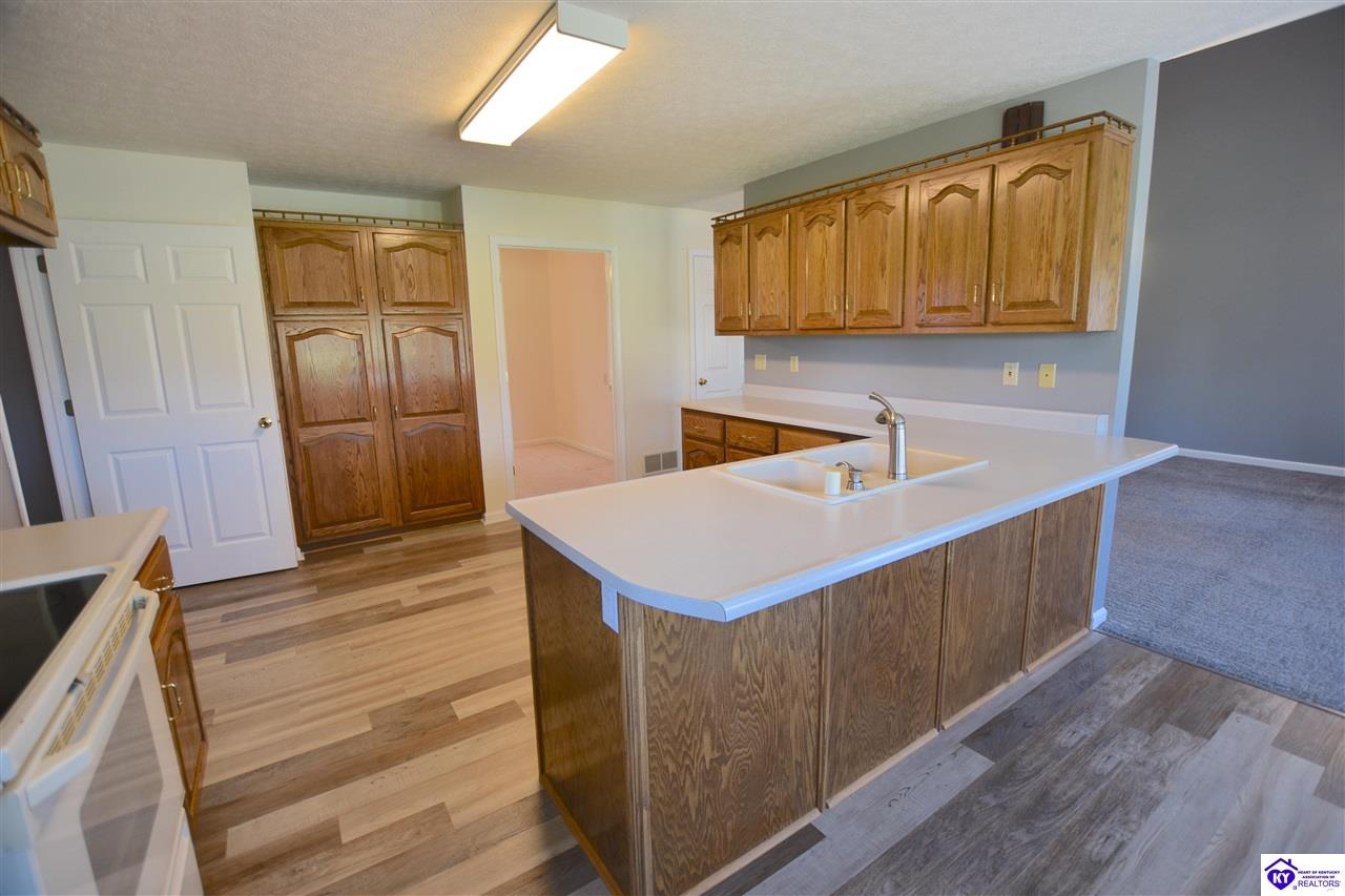 Listing Picture 110 Thomas Street Elizabethtown, KY 42701 MLS HK24004729