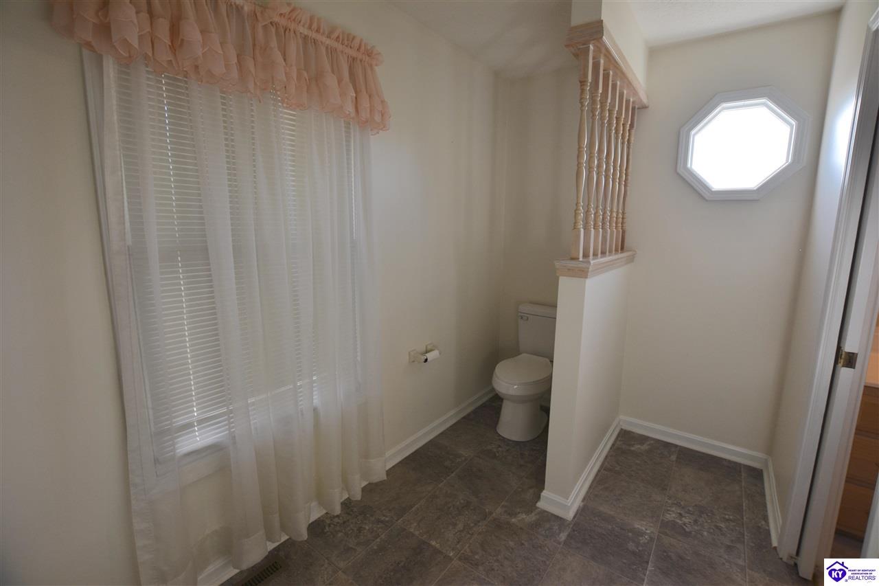 Listing Picture 110 Thomas Street Elizabethtown, KY 42701 MLS HK24004729