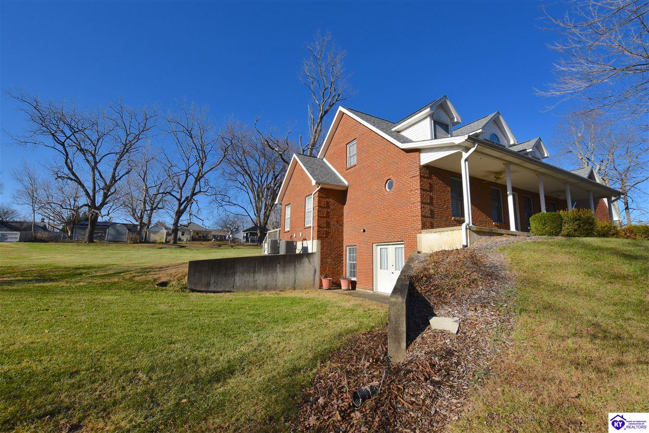 Listing Picture 110 Thomas Street Elizabethtown, KY 42701 MLS HK24004729