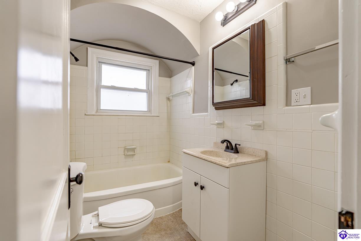 Listing Picture 208 Peachtree Street Elizabethtown, KY 42701 MLS HK24004750