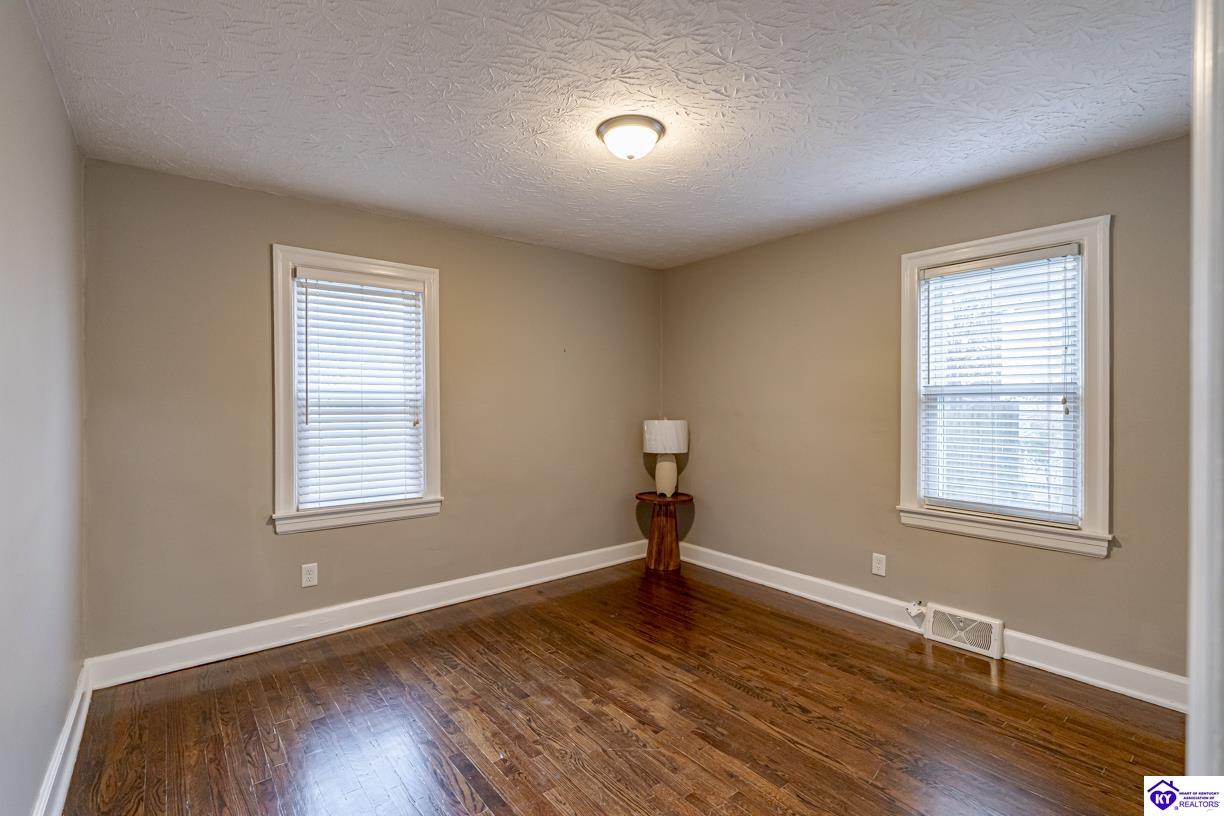 Listing Picture 208 Peachtree Street Elizabethtown, KY 42701 MLS HK24004750