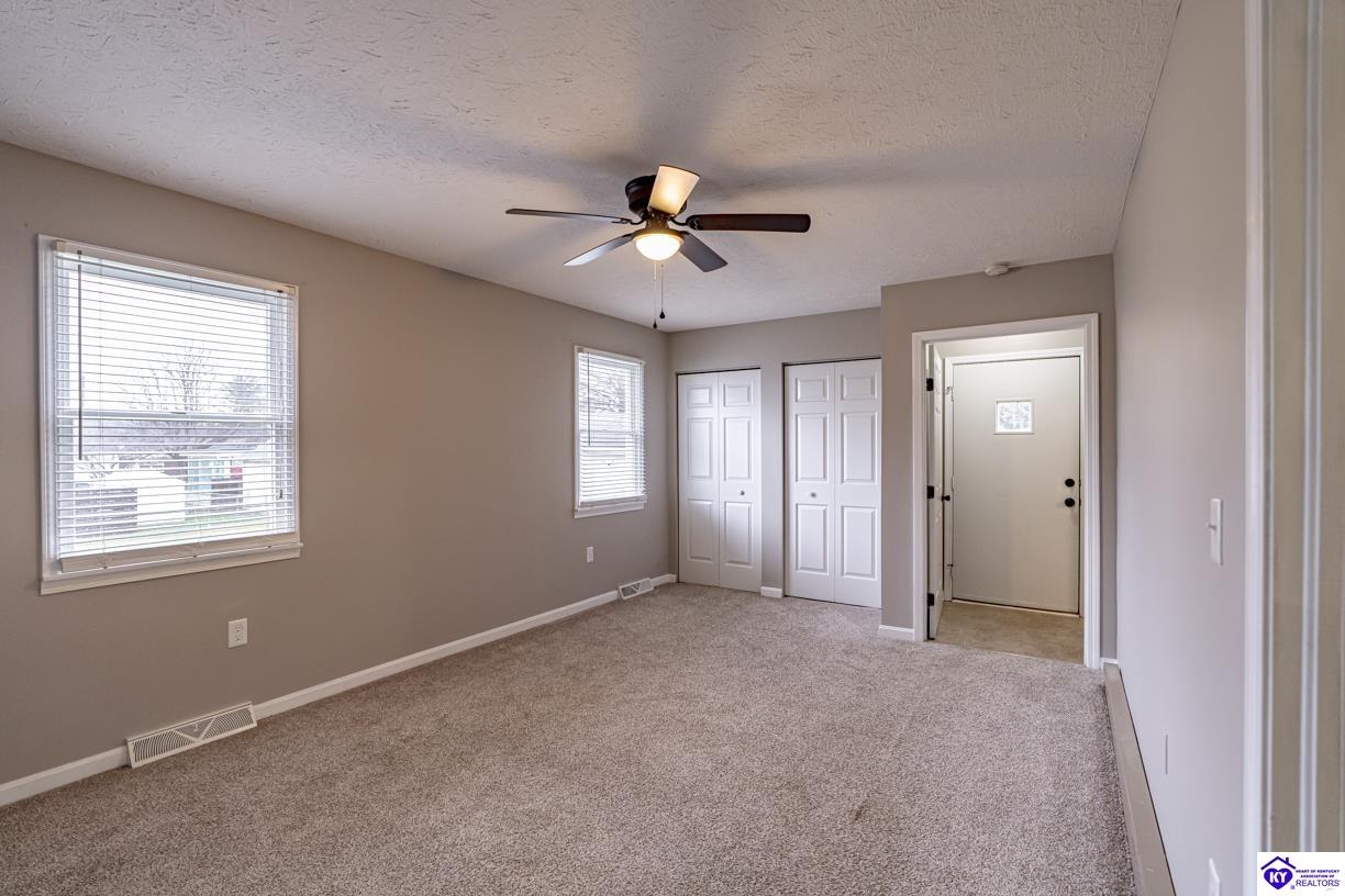 Listing Picture 208 Peachtree Street Elizabethtown, KY 42701 MLS HK24004750