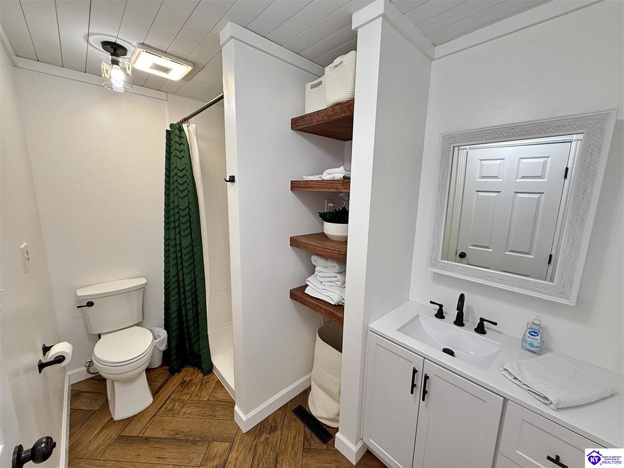 Listing Picture 146 Pleasant Colony Drive Elizabethtown, KY 42701 MLS HK24004768