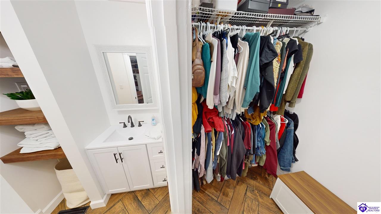 Listing Picture 146 Pleasant Colony Drive Elizabethtown, KY 42701 MLS HK24004768