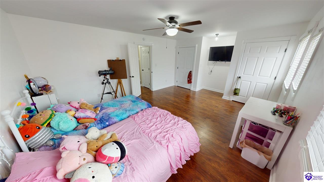 Listing Picture 146 Pleasant Colony Drive Elizabethtown, KY 42701 MLS HK24004768