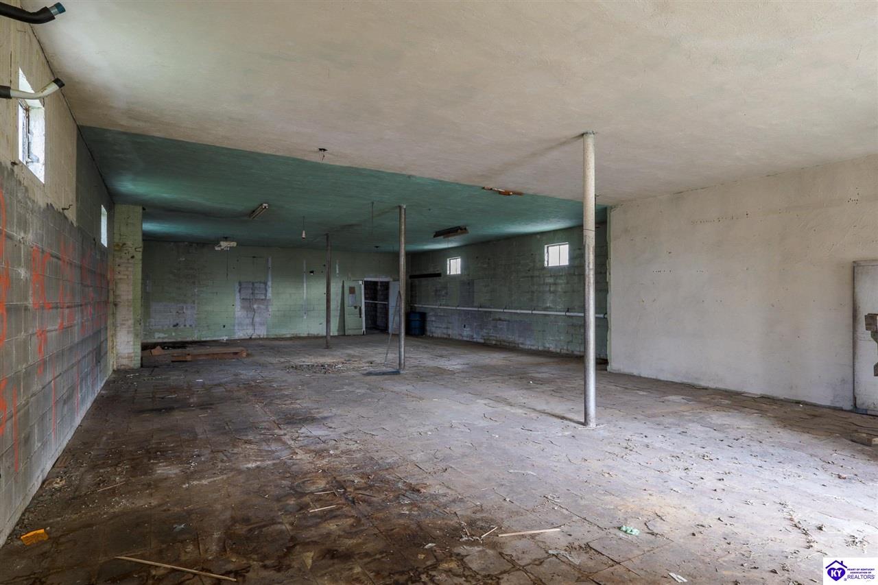 7520 North Dixie Hwy Bonnieville, KY 42713 #3