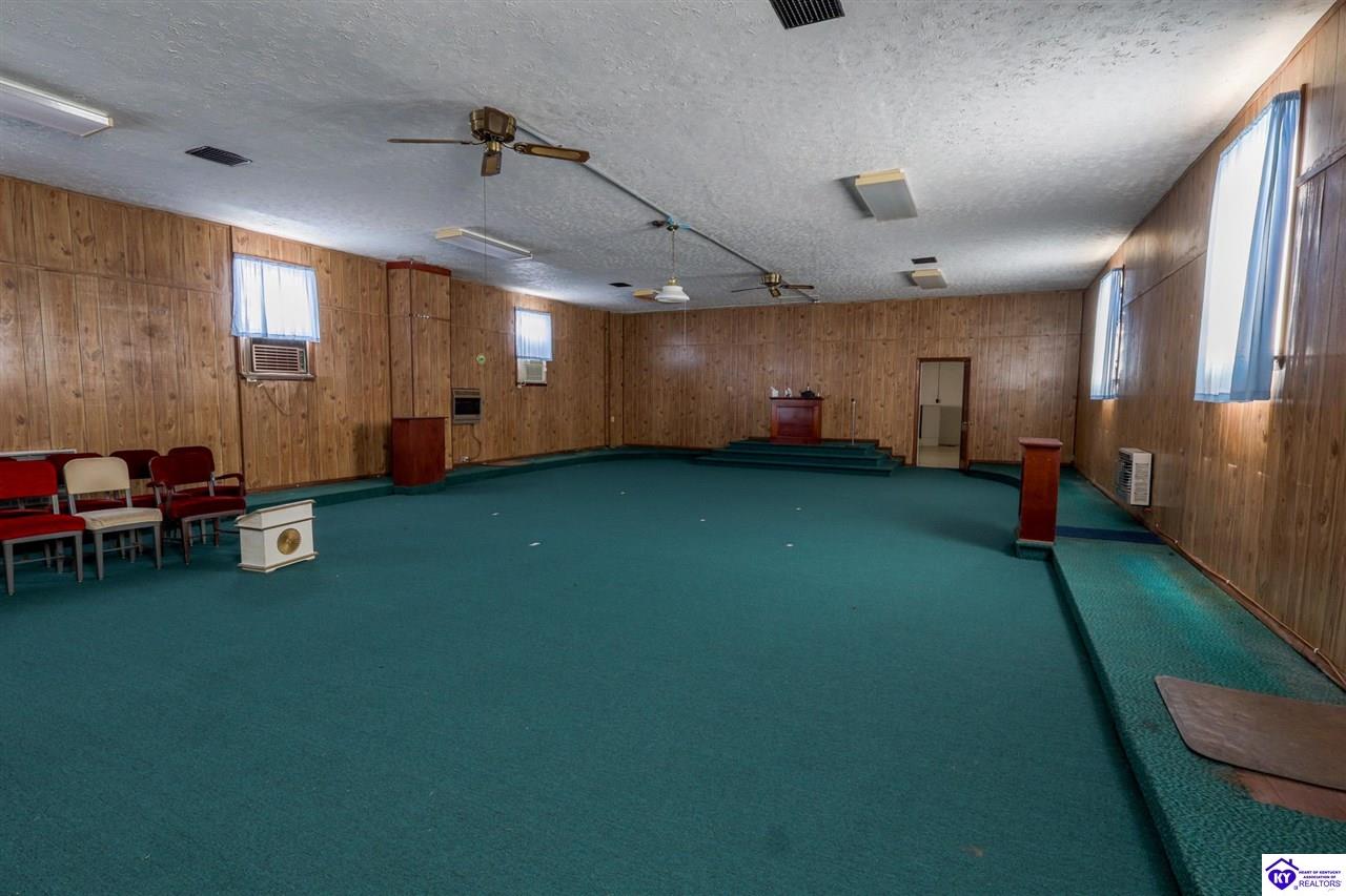 7520 North Dixie Hwy Bonnieville, KY 42713 #4