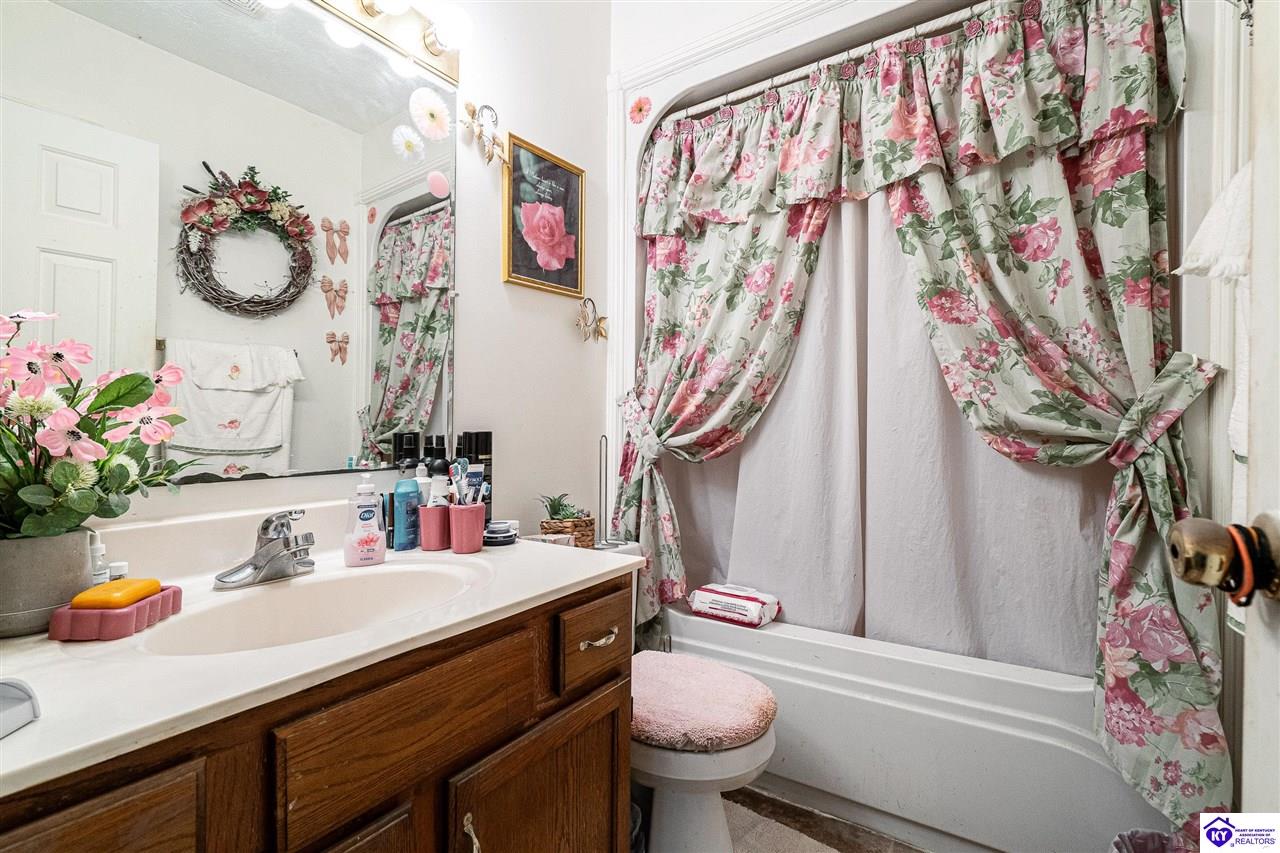 Listing Picture 2127/2125 S Dixie Highway Munfordville, KY 42765 MLS HK25000019