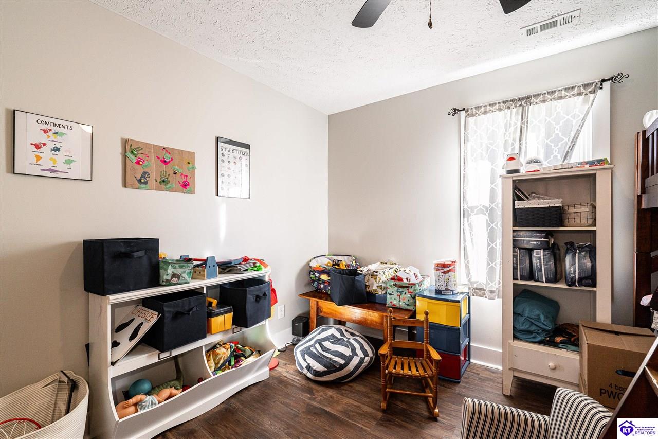 Listing Picture 2107/2105 S Dixie Highway Munfordville, KY 42765 MLS HK25000020