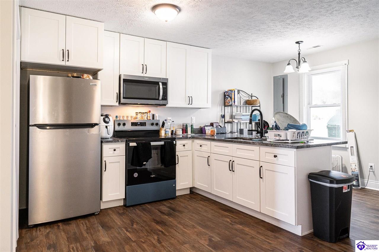 Listing Picture 2107/2105 S Dixie Highway Munfordville, KY 42765 MLS HK25000020