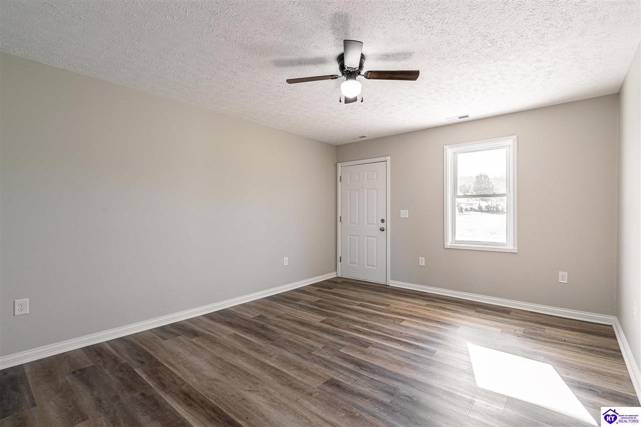 Listing Picture 2111/2109 S Dixie Highway Munfordville, KY 42765 MLS HK25000021