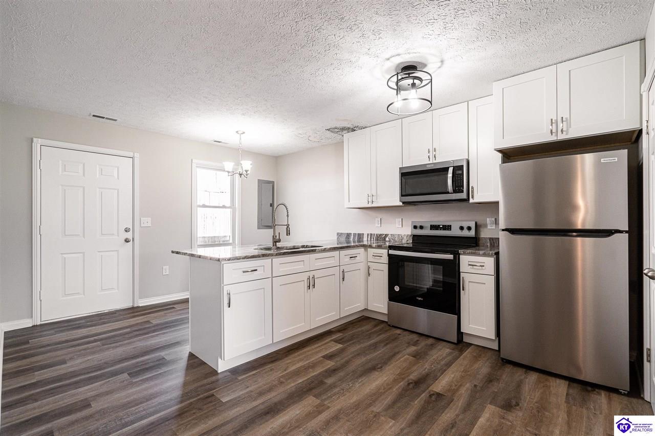 Listing Picture 2111/2109 S Dixie Highway Munfordville, KY 42765 MLS HK25000021