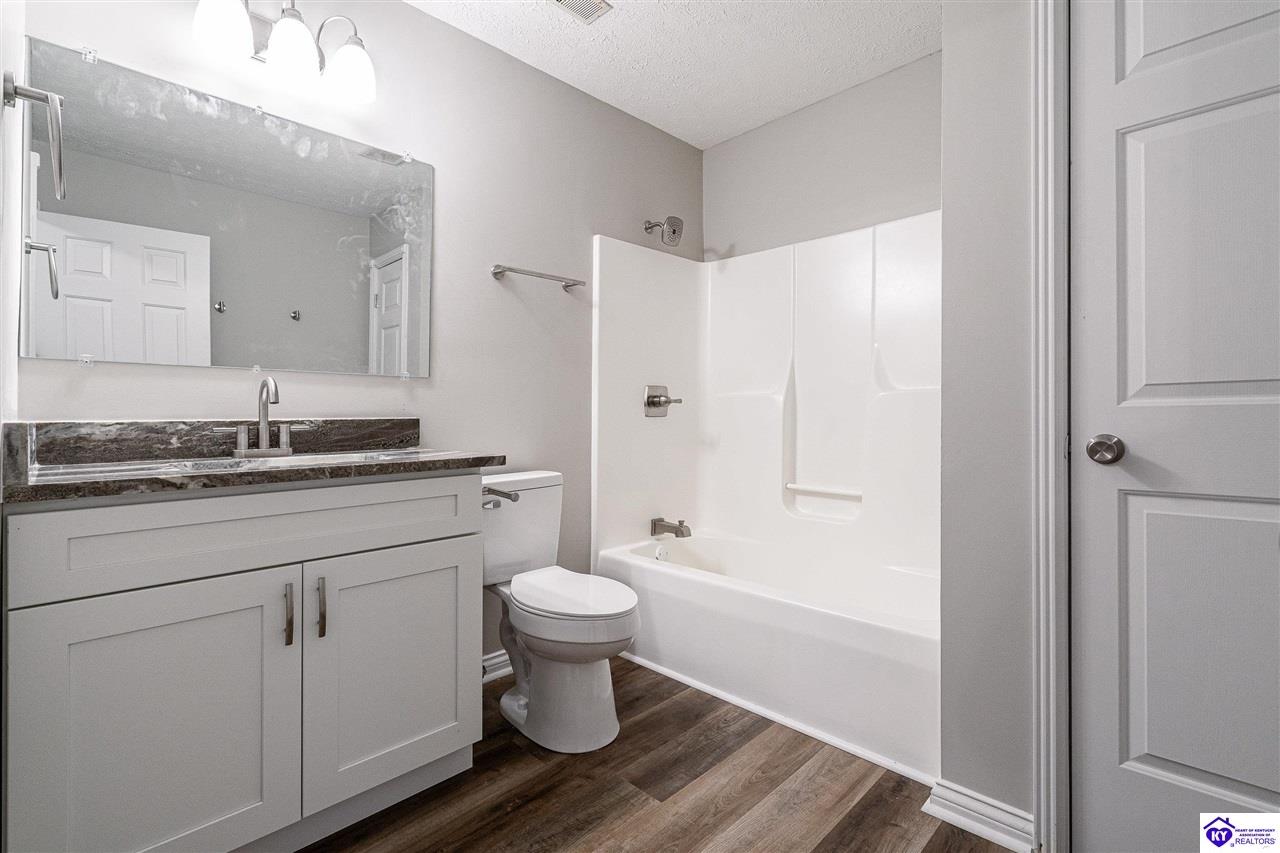 Listing Picture 2111/2109 S Dixie Highway Munfordville, KY 42765 MLS HK25000021