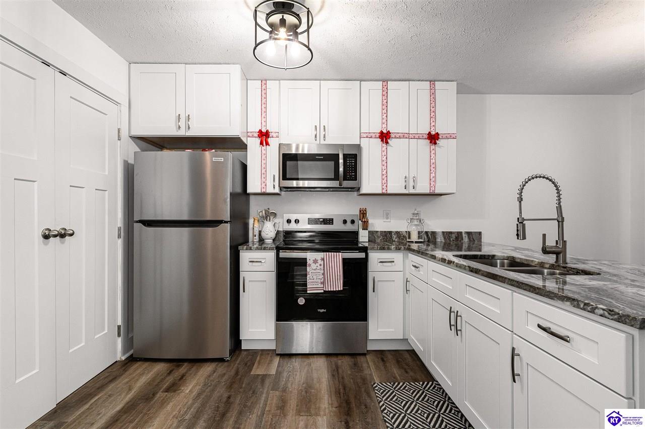 Listing Picture 2111/2109 S Dixie Highway Munfordville, KY 42765 MLS HK25000021