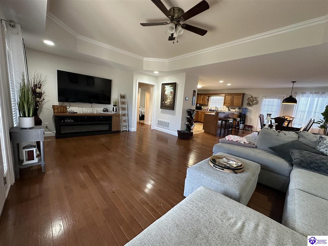 Listing Picture 41 Village Drive Columbia, KY 42728 MLS HK25000030