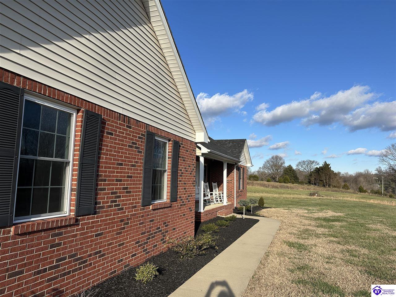 Listing Picture 41 Village Drive Columbia, KY 42728 MLS HK25000030