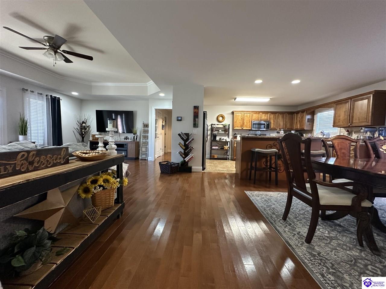 Listing Picture 41 Village Drive Columbia, KY 42728 MLS HK25000030