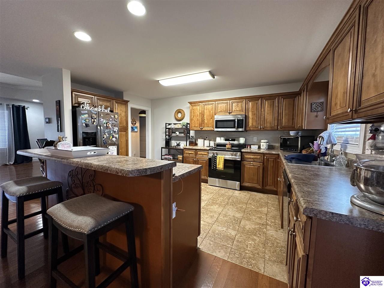 Listing Picture 41 Village Drive Columbia, KY 42728 MLS HK25000030