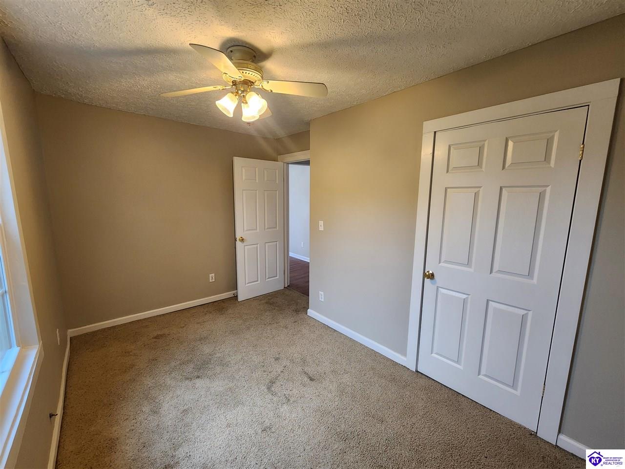 Listing Picture 809 Hawkins Drive Elizabethtown, KY 42701 MLS HK25000037