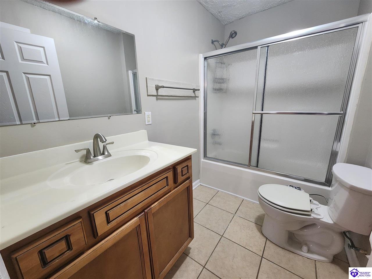 Listing Picture 809 Hawkins Drive Elizabethtown, KY 42701 MLS HK25000037