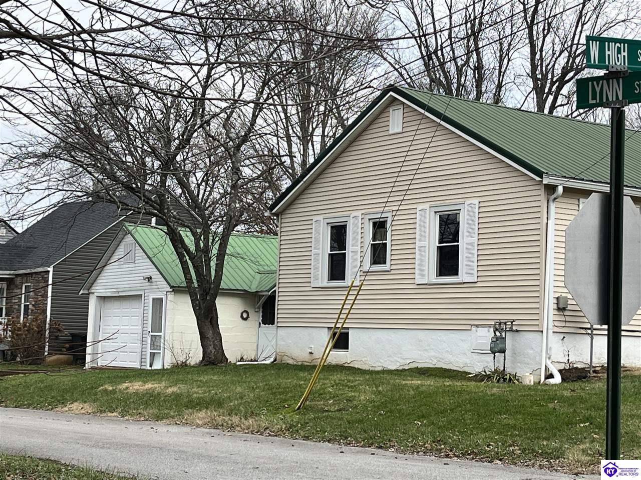 Listing Picture 214 W High Street Hodgenville, KY 42748 MLS HK25000052