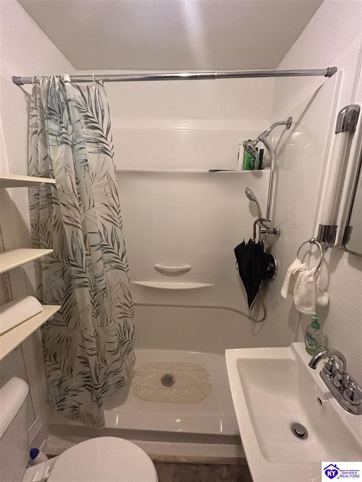 Listing Picture 119 Churchill Avenue Hodgenville, KY 42748 MLS HK25000059